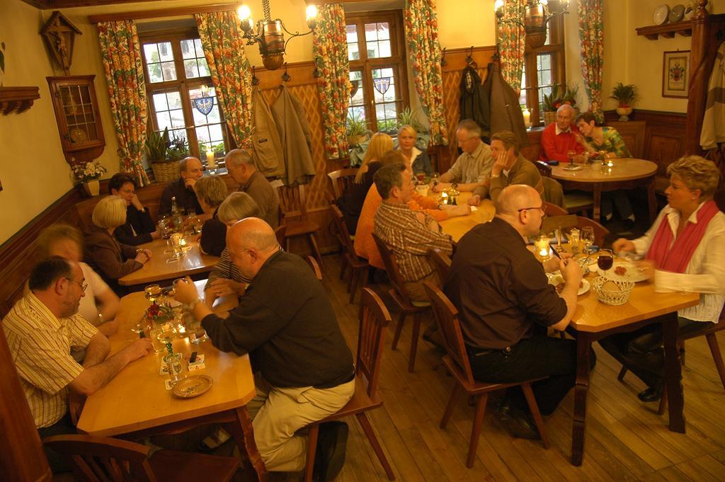 Gasthof Zum Weissen Lamm Sommerach Zewnętrze zdjęcie