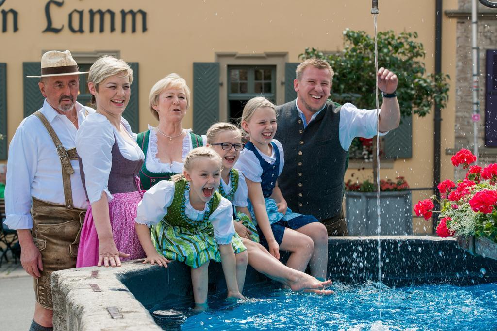Gasthof Zum Weissen Lamm Sommerach Zewnętrze zdjęcie